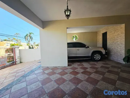 casas - Casa de 5 habitaciones 3 baños en alquiler en Juli 9