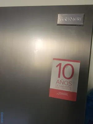 electrodomesticos - Nevera de dos puertas Frigidaire. 17