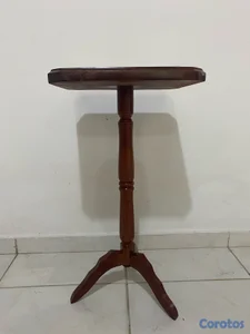 Mesita auxiliar 