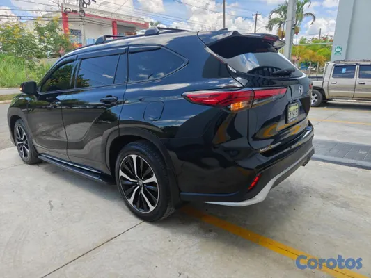 jeepetas y camionetas - Toyota higlander xls 2021 10