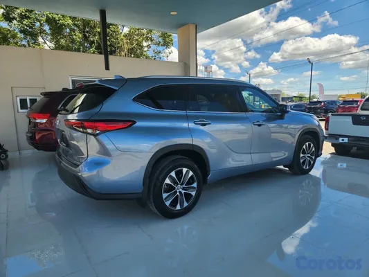 jeepetas y camionetas - Toyota Highlander XLE 2021 5