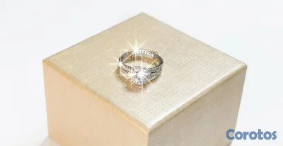 *Anillo de matrimonio de platino y diamante