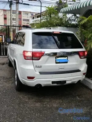 jeepetas y camionetas - Grand Cherokee Laredo 4x4 2011 3