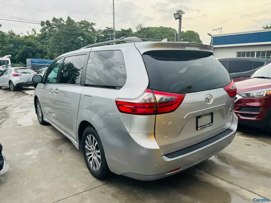 jeepetas y camionetas - TOYOTA SIENNA XLE 2018 ✅ CLEAN CARFAX  4