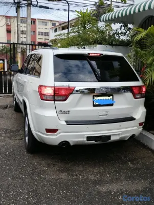 jeepetas y camionetas - Grand Cherokee Laredo 4x4 2011 6