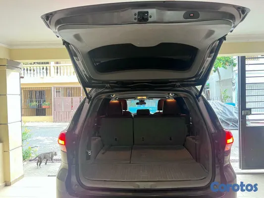 jeepetas y camionetas - Toyota higlander xle 2019 4