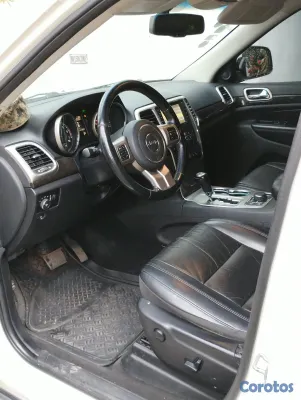 jeepetas y camionetas - Grand Cherokee Laredo 4x4 2011 5