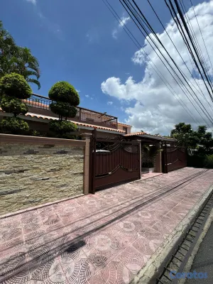 casas - Casa 2 Niveles con Piscina en La Castellana  8