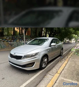 kIA K5 año 2011 