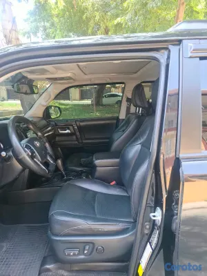 carros - 🚘 Toyota 4Runner Negra en Venta 🔥 ¡Elegancia, lujo 3