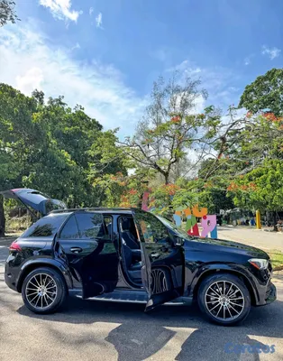 jeepetas y camionetas - Mercedes Benz 350 GLE 4Matic,,negra,,año 2021  4