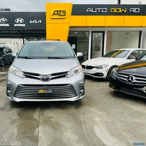 TOYOTA SIENNA XLE 2018 ✅ CLEAN CARFAX 