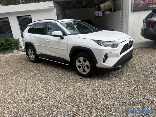 jeepetas y camionetas - Toyota rav4 2021 xle clean carfax  4