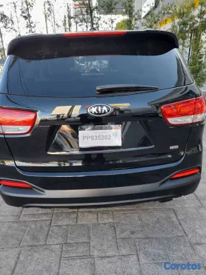 jeepetas y camionetas - Kia Sorento LX 2017 6