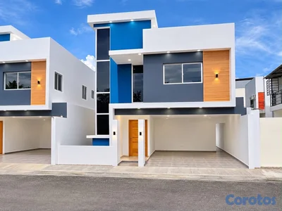 Autopista de San Isidro, Brisa Oriental
🏡 Casa de 2 niveles + acceso al techo