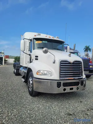 camiones y vehiculos pesados - MACK PINNACLE AÑO 2014 2
