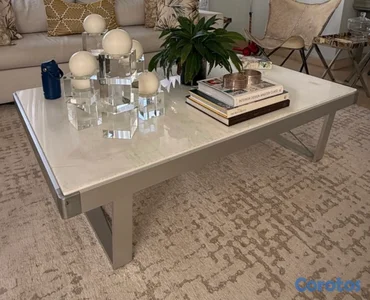Mesa de aluminio con tope marmol