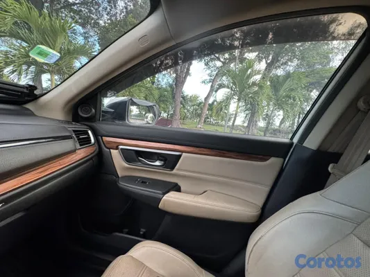 jeepetas y camionetas - Honda crv touring 2017 3