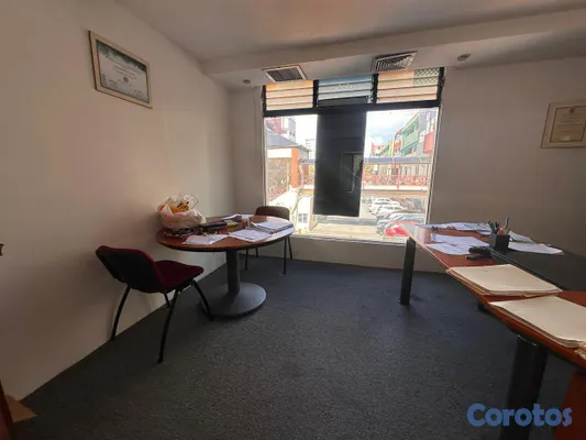 oficinas y locales comerciales - 🏢 OFICINAS EN ALQUILER EN LA JULIA 3