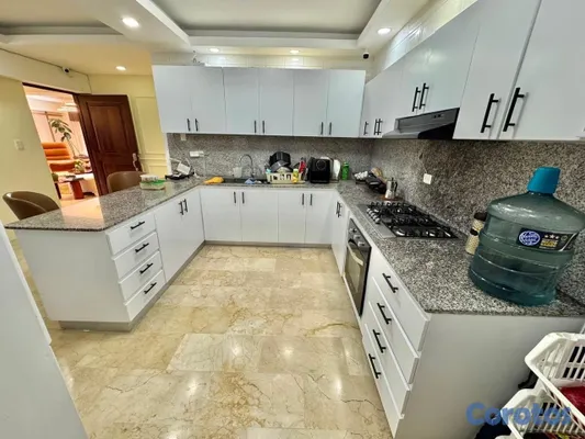 apartamentos - vendo los cacicazgos piso 7 cuatros habitaciones 3.5 baños dos parqueos servicio 8