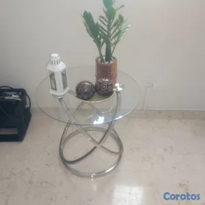 vendo dos mesas de centro y una lámpara de pie