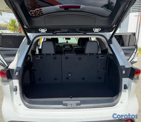 jeepetas y camionetas - Toyota higlander xle 2022 7