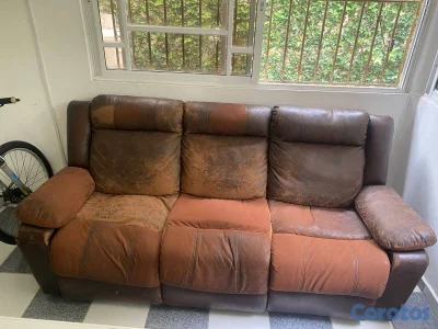 SE VENDEN 2 MUEBLES RECLINABLES