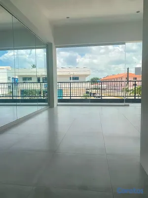 oficinas y locales comerciales - Local alquiler en el centro de Las Terrenas frente 4