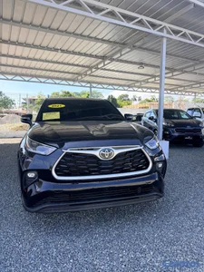 Toyota higlander le 2021 clean carfax 