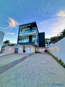 Casa  moderna y nueva en Arrollo Hondo III