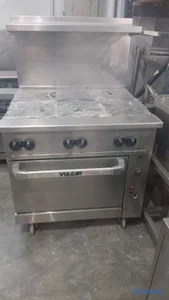 Estufa Vulcan de 6 horn con horno de conveccion