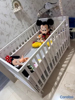 muebles y colchones - Cuna con su mesita de cambiador de bebé  5
