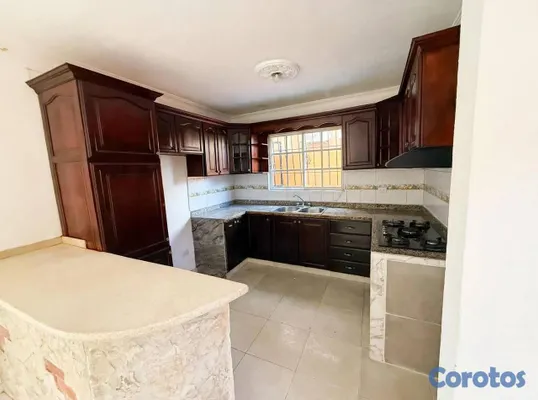 casas - Casa de 2 niveles en venta en Villa Aura 11