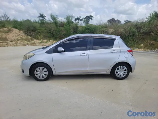 carros - Toyota Vitz 2011 | 4 Cilindros | Caja Nueva 6