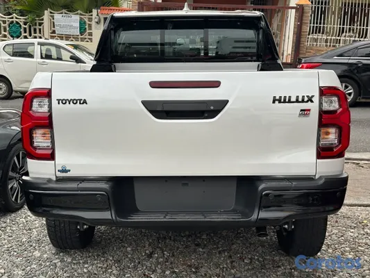 jeepetas y camionetas - Toyota hilux 2026 revo 4