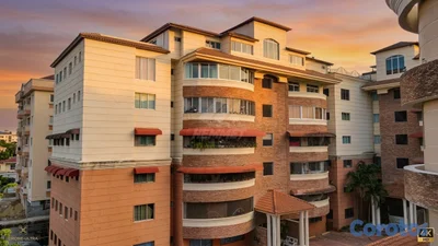 APARTAMENTO ESPACIOSO LA ESMERALDA ASCENSOR Y PLAN