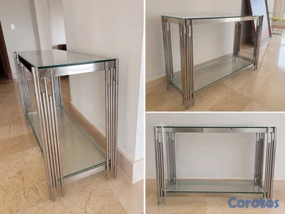 Consola Moderna de Metal y Cristal – RD$7,500