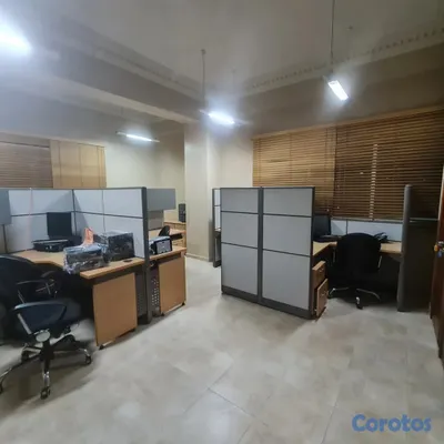 oficinas y locales comerciales - En Alquiler Oficina Ejecutiva Amueblada de Alta Gama en Torre Empr. Commercial  3