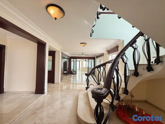 casas - casa en Cacicazgos  en alquiler de de 4 hab y piscina US 5,800 7