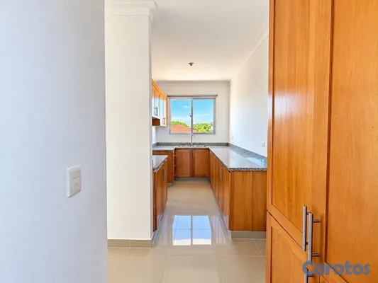 apartamentos - alquiló avenida independencia klm 7 y medio piso 5 dos habitaciones 2.5 baños pa 3