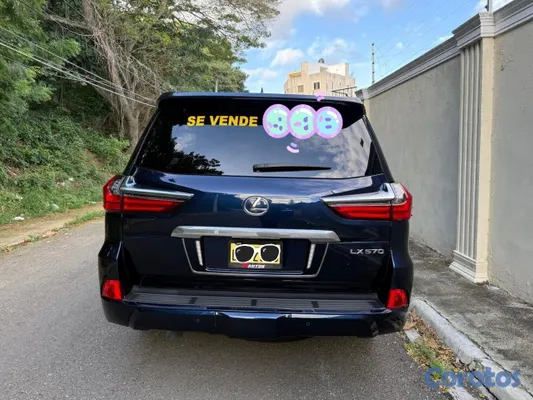 jeepetas y camionetas - Lexus LX 570 
2020 3