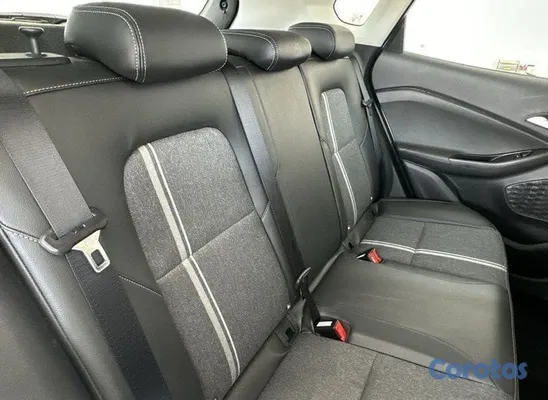 jeepetas y camionetas - 2023 Chevrolet Tracker LT de la Casa  9