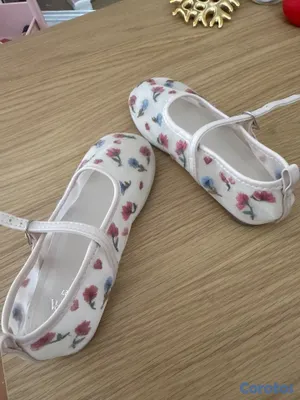 ropa y zapatos - 🌸 Bailarinas Zara para niña – Color crema con flor 4