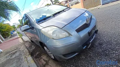 2009 Toyota Vitz.