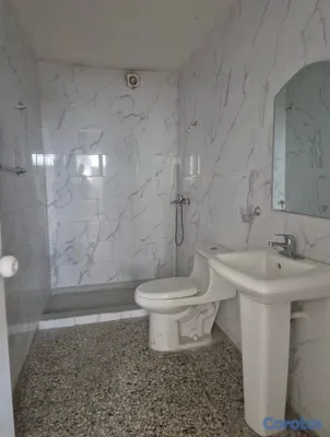 casas - CASA EN VENTA EN KM. 9 DE LA AV. INDEPENDENCIA  8
