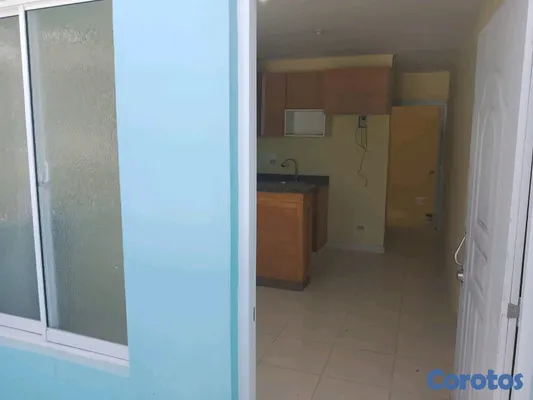 apartamentos - Alquilo apartamento 2do nivel
2 habitacione
1 sala cocina 
balcon 
 5