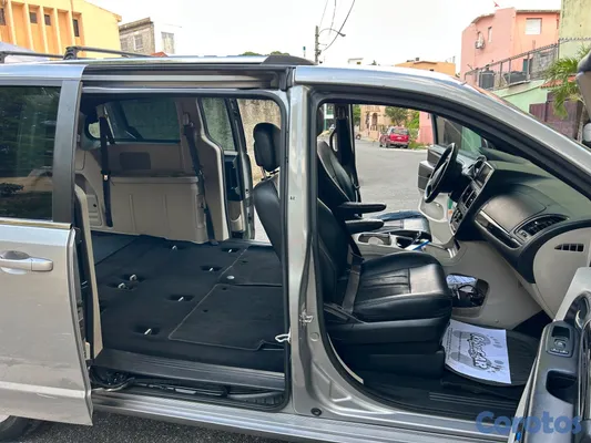 jeepetas y camionetas - Dodge caravan 2019 sxl 3