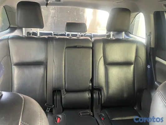 jeepetas y camionetas - Se vende Toyota Highlander 2016 12