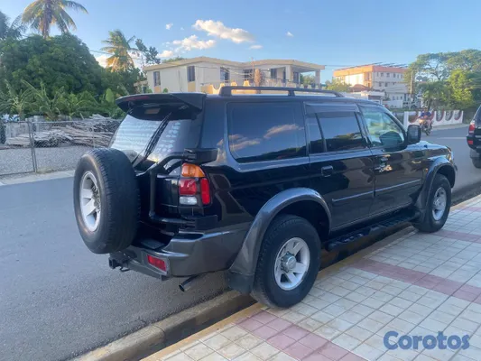 jeepetas y camionetas - Mitsubishi Nativa 2002 Diesel 3