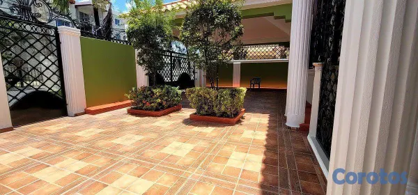 casas - Alquilo casa clásica en excelentes condiciones en Corales del Sur 2